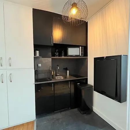 Typical Parisian Lägenhet