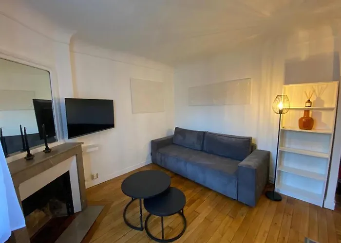 Appartement Typical Parisian Paris